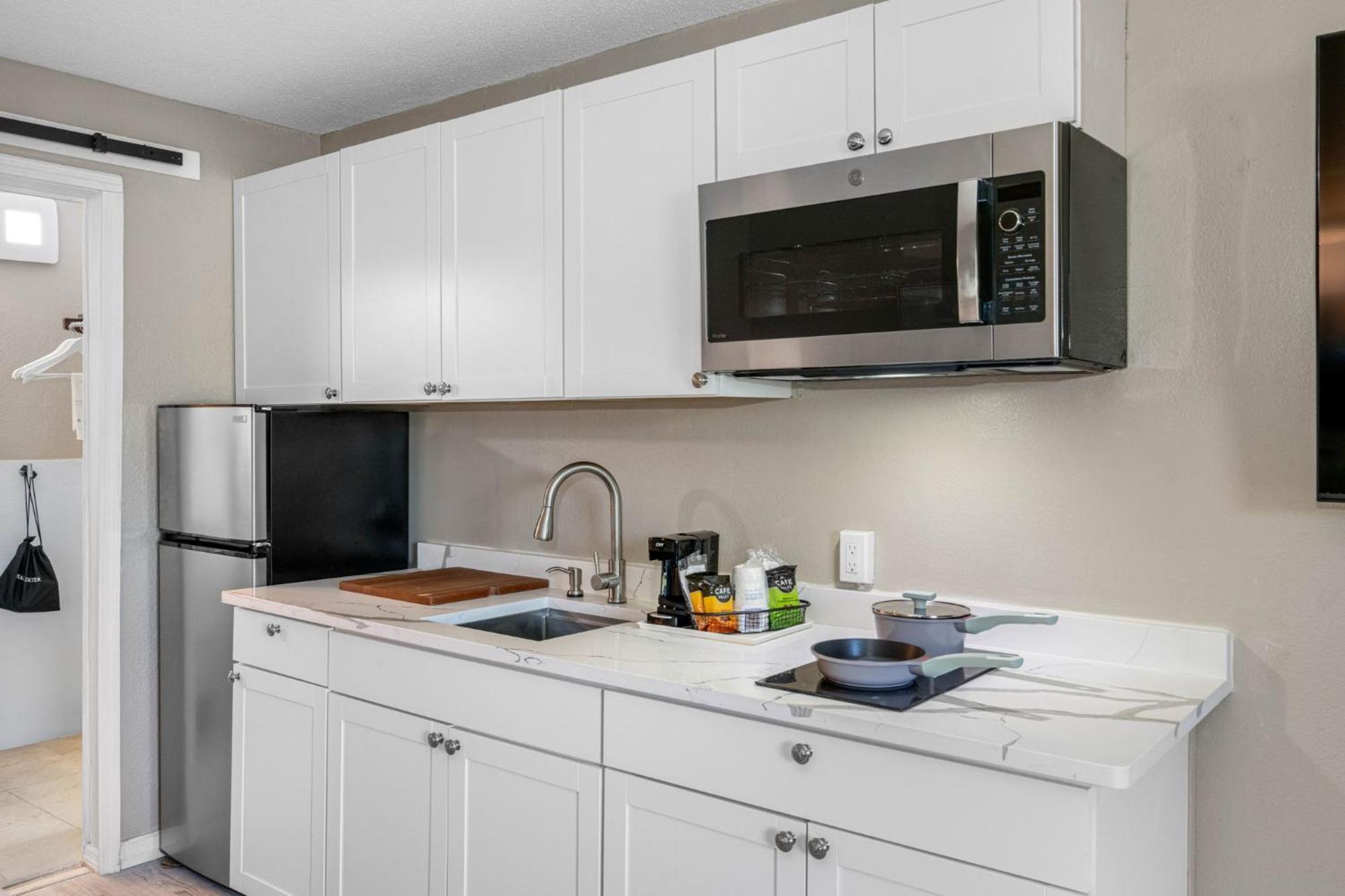 Bay Breeze Aparthotel South Bradenton ภายนอก รูปภาพ