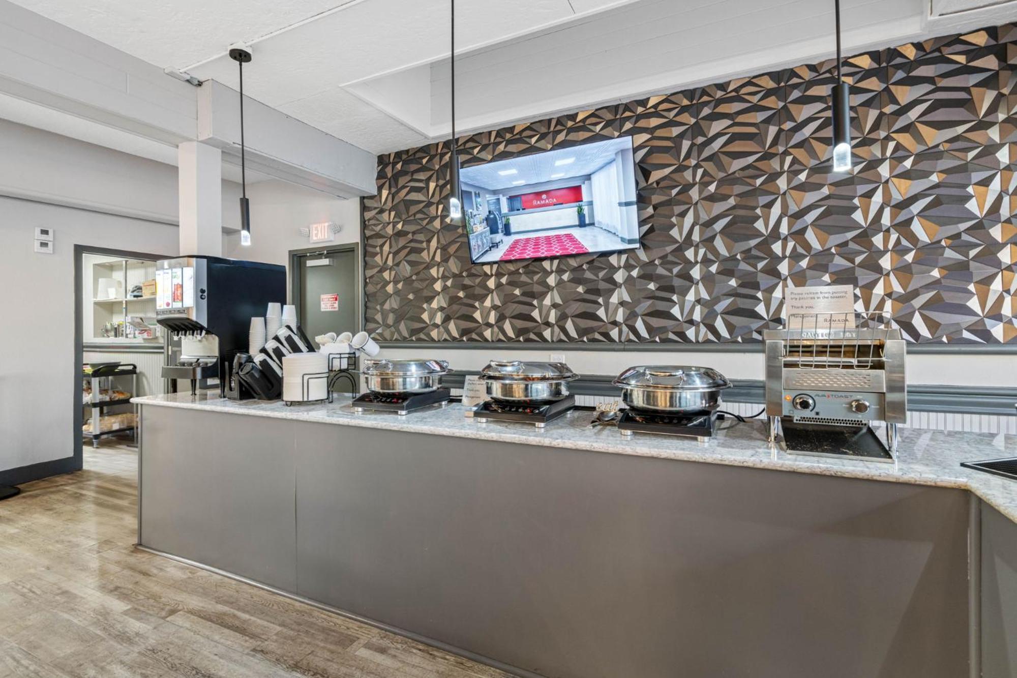 Bay Breeze Aparthotel South Bradenton ภายนอก รูปภาพ
