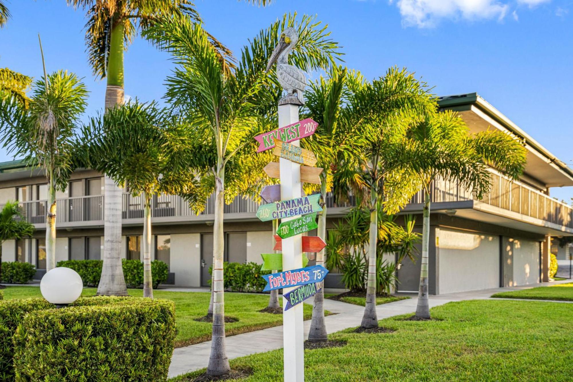 Bay Breeze Aparthotel South Bradenton ภายนอก รูปภาพ