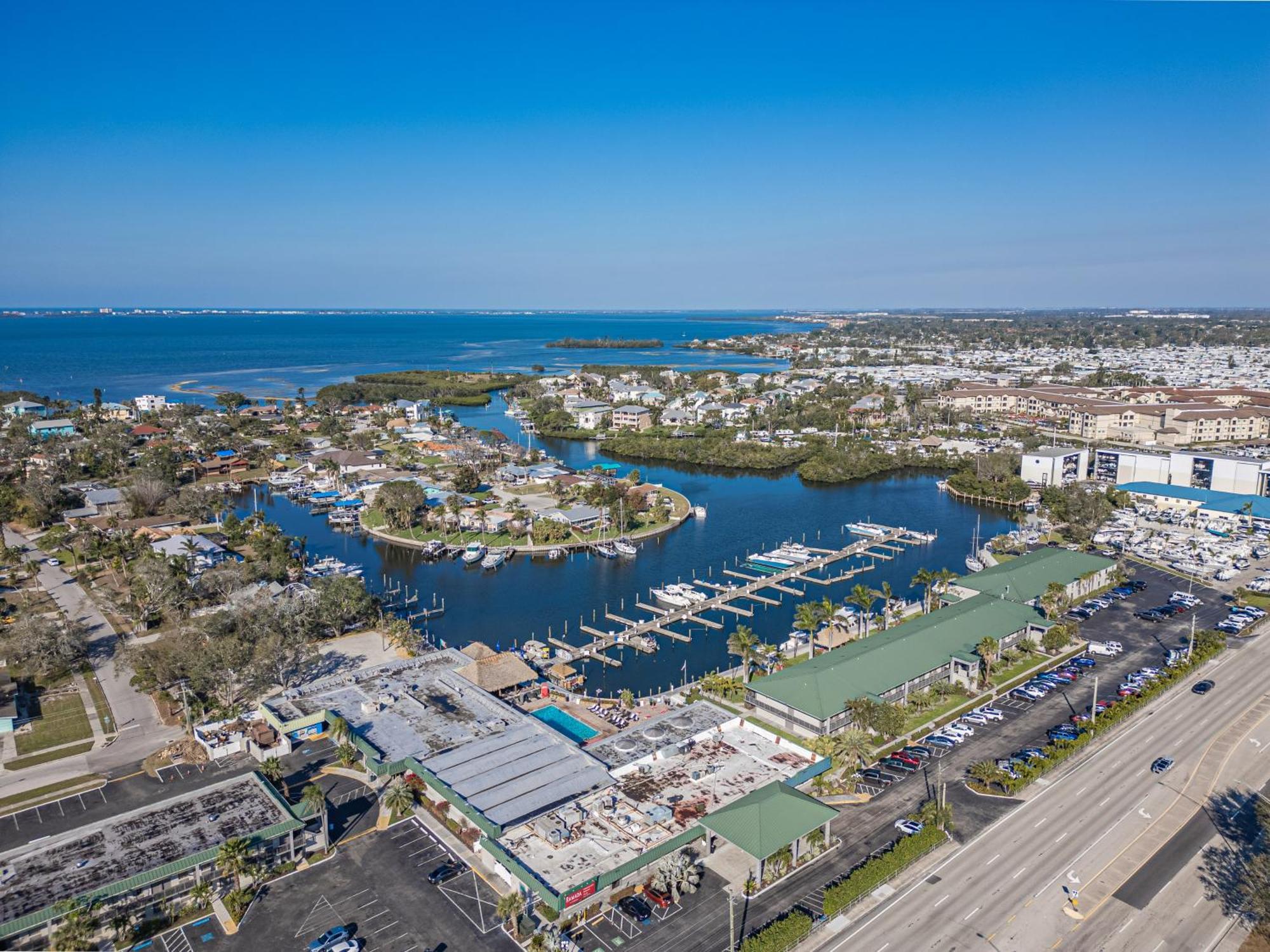 Bay Breeze Aparthotel South Bradenton ภายนอก รูปภาพ