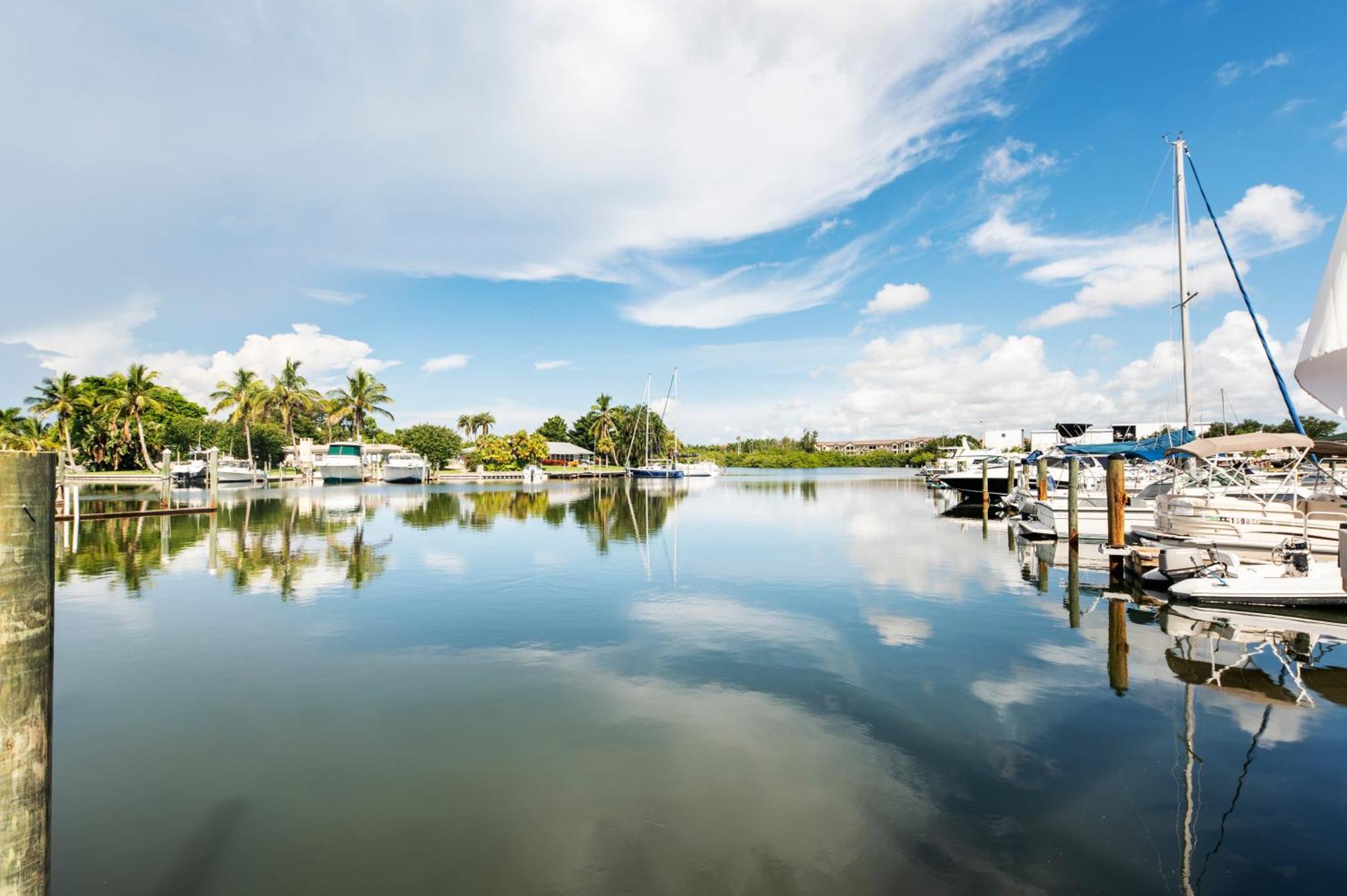 Bay Breeze Aparthotel South Bradenton ภายนอก รูปภาพ