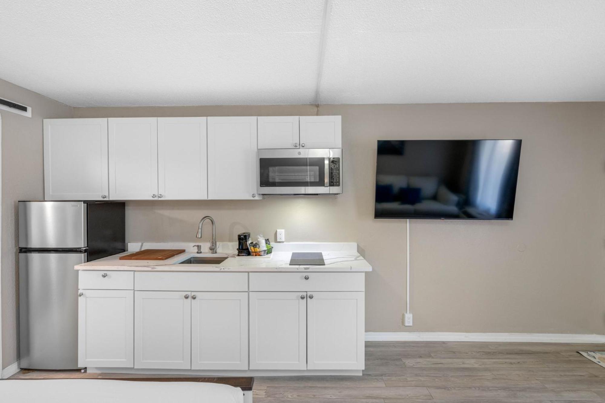 Bay Breeze Aparthotel South Bradenton ภายนอก รูปภาพ