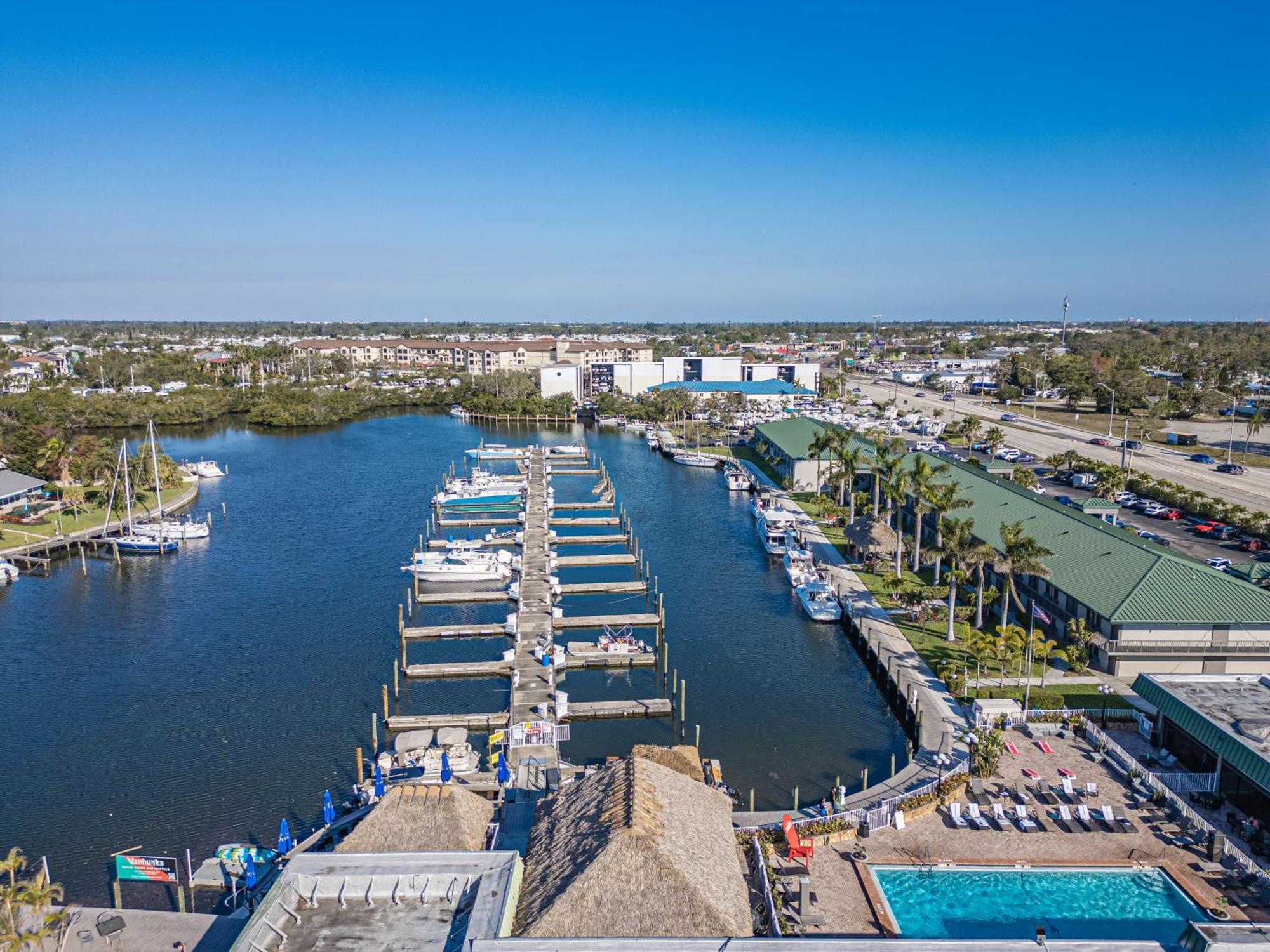 Bay Breeze Aparthotel South Bradenton ภายนอก รูปภาพ