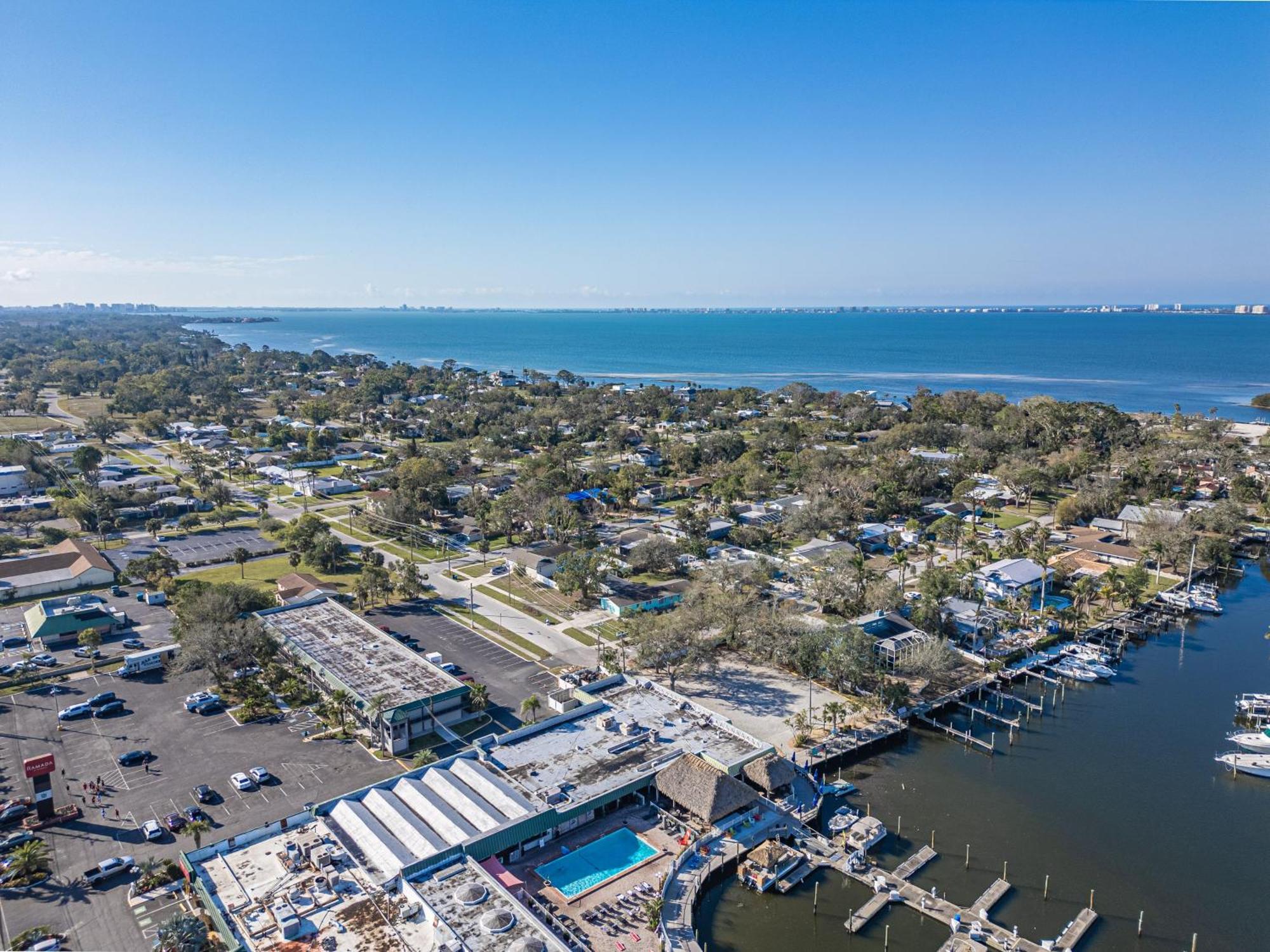 Bay Breeze Aparthotel South Bradenton ภายนอก รูปภาพ